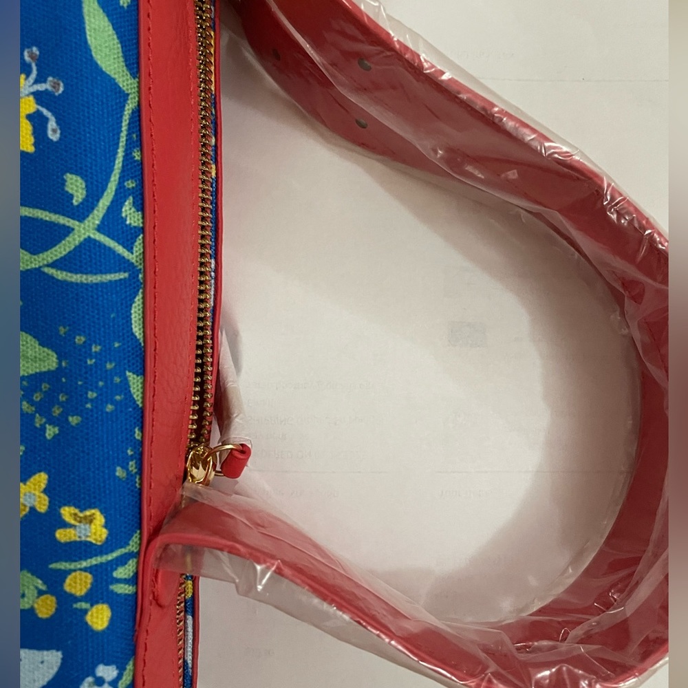 NWT Pencil & Paper Co. x Neely & Chloe Weekender Bag - Picture 4 of 6